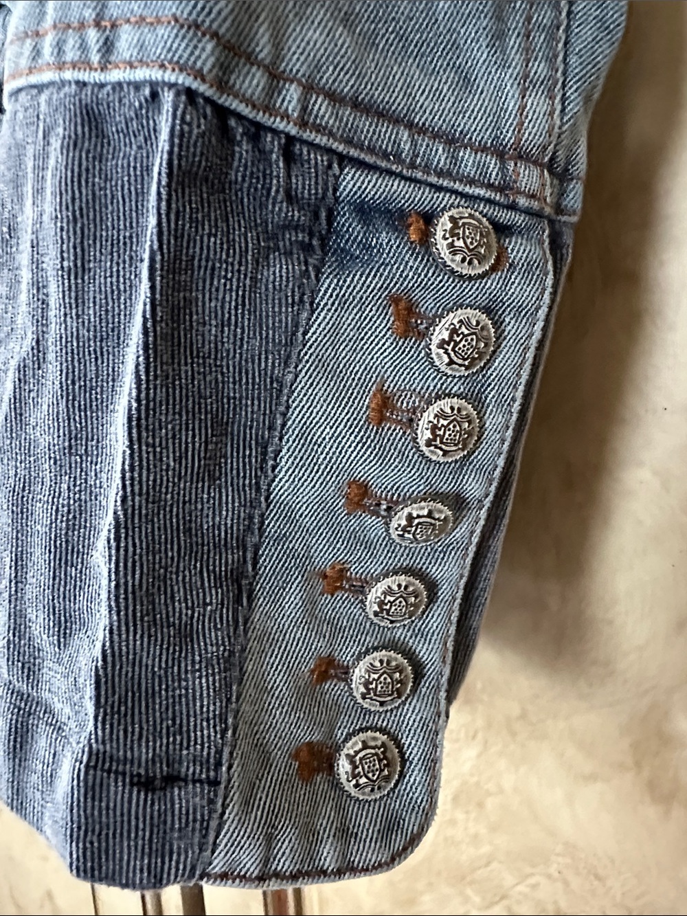 NWT BlueVelvet Blue Washed 2 Tone Denim Military-Style Jean Jacket size Large - Picture 6 of 7